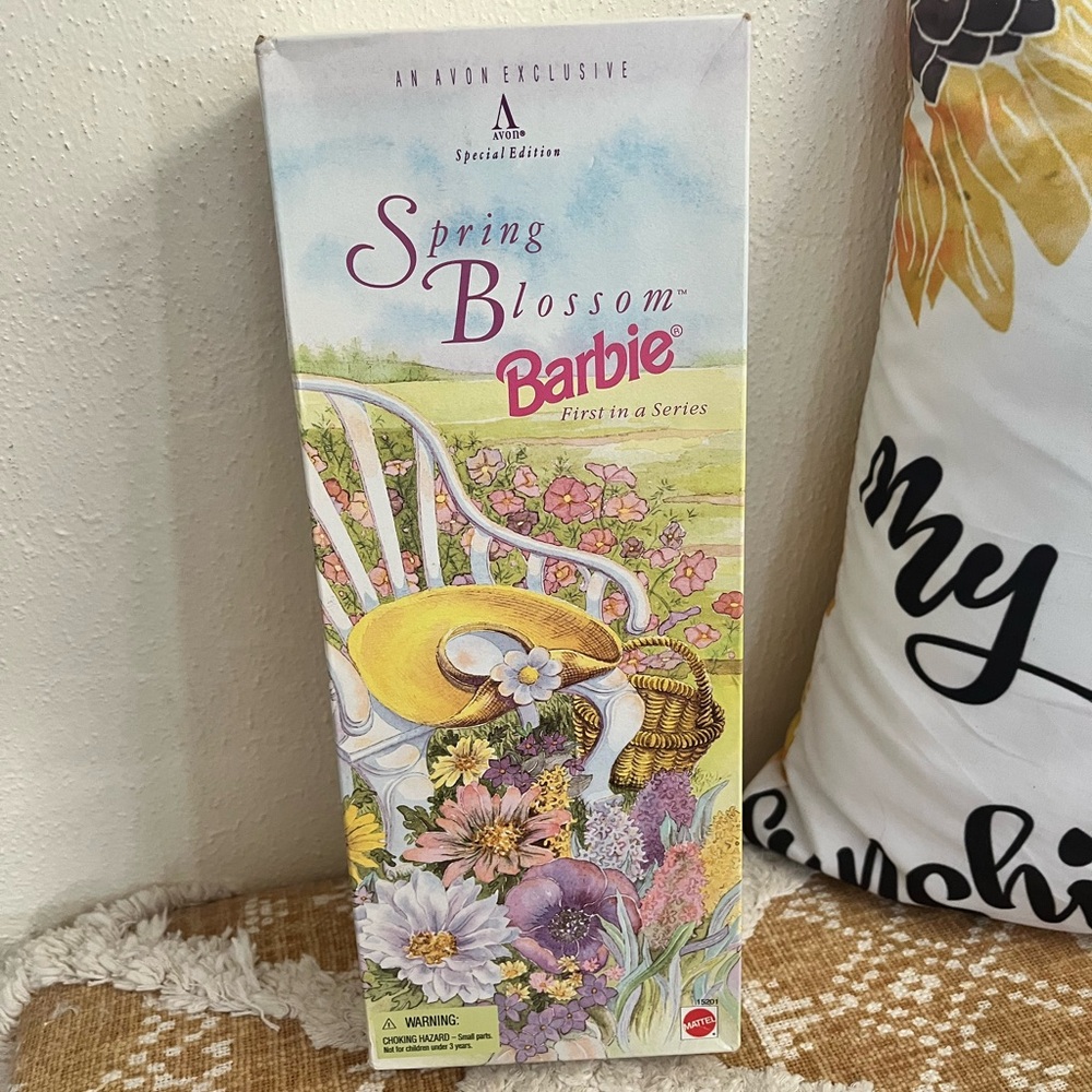 Spring Blossoms Barbie - Picture 2 of 5